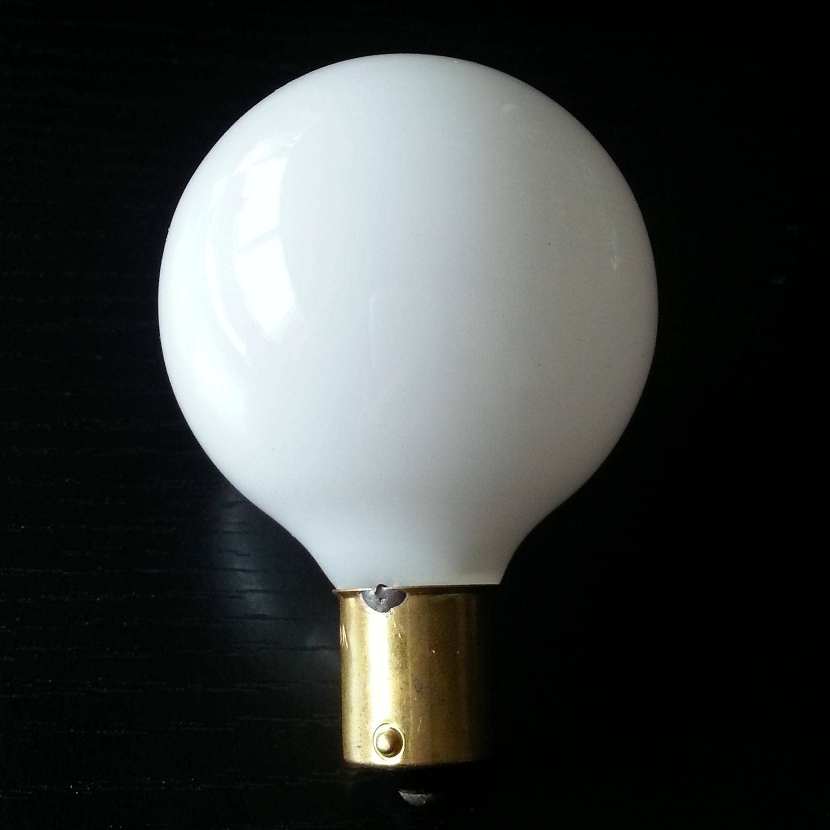 Incandescent Base Bulb Incandescent Base Bulb